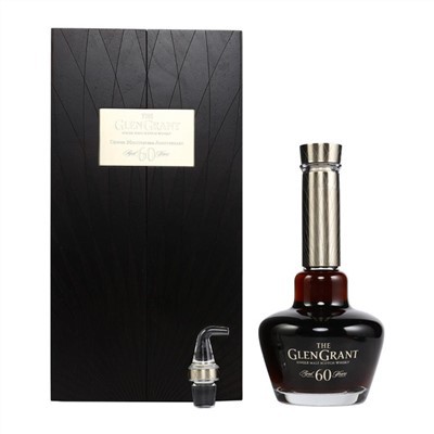 هل توجد زجاجات زجاجية للويسكي مزودة بسدادة فلين؟